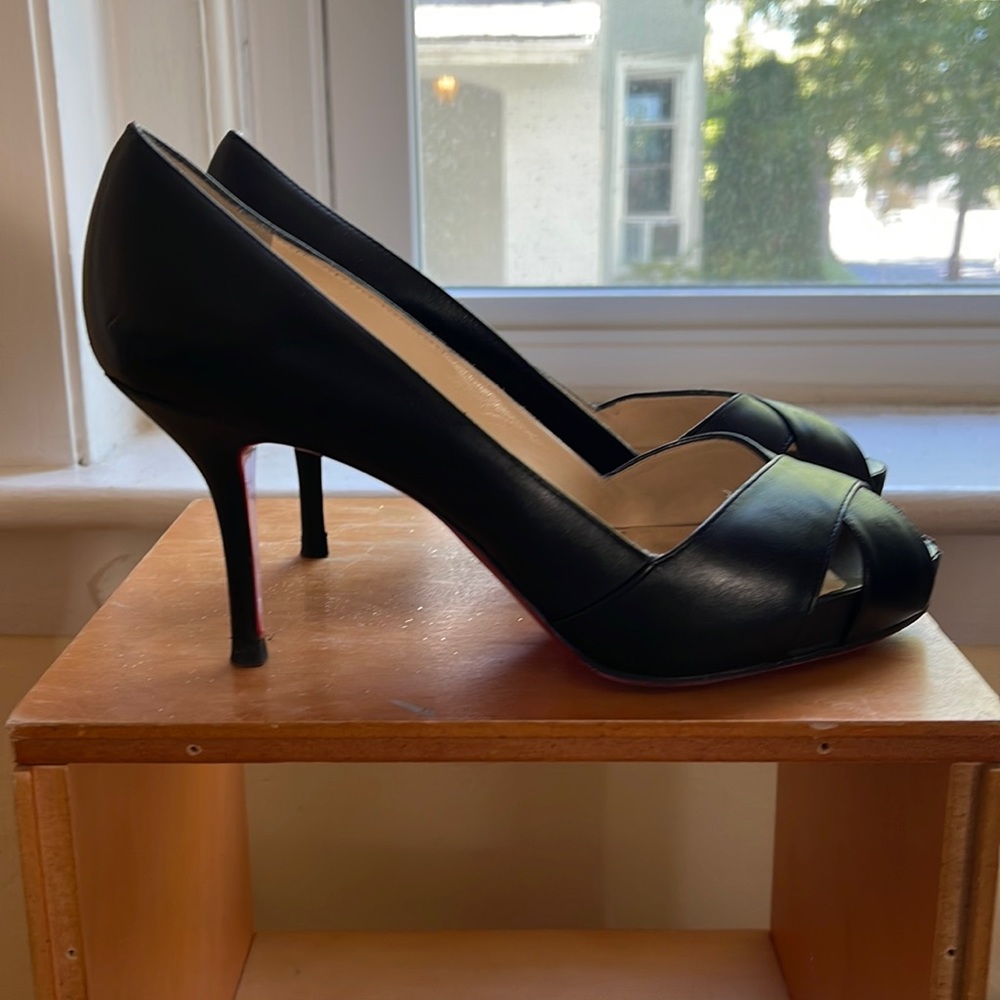 Christian Louboutin pumps size 37.5
